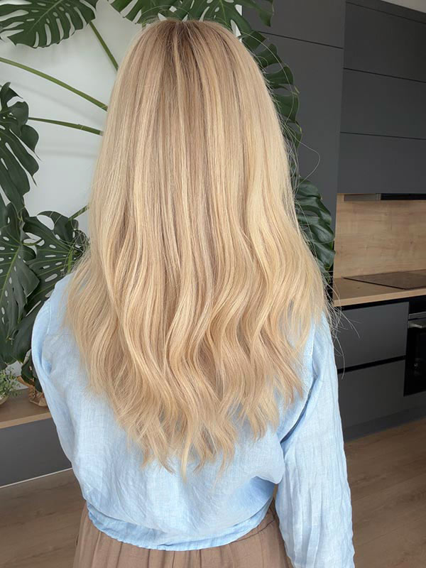 Blonde hair wig in color "ROMEE STRIJD" (mid-length) 44 Blonde hair wig ROMEE STRIJD mid length 1