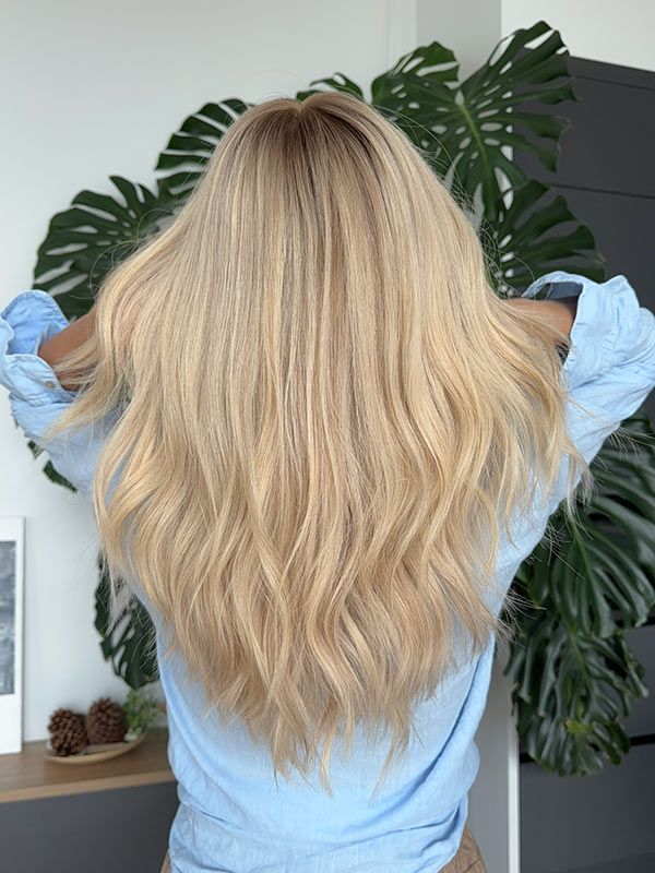 Blonde hair wig in color "ROMEE STRIJD" (mid-length) 35 Blonde hair wig ROMEE STRIJD mid length 2
