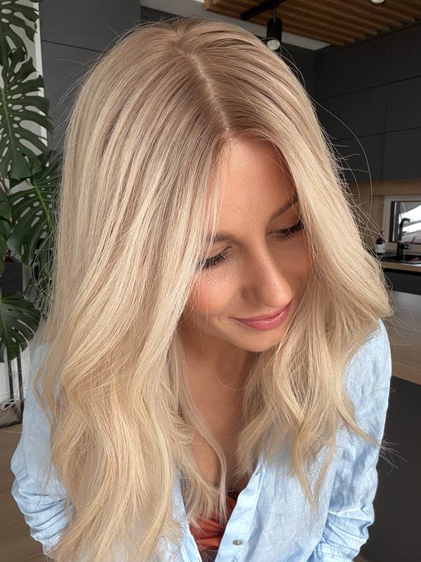 Blonde hair wig in color "ROMEE STRIJD" (mid-length) 34 Blonde hair wig ROMEE STRIJD mid length 4
