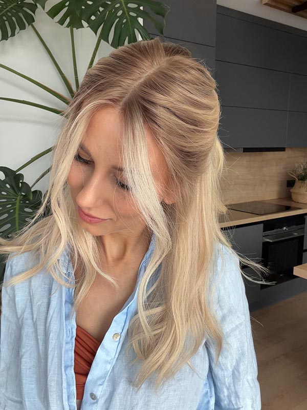 Blonde hair wig in color "ROMEE STRIJD" (mid-length) 33 Blonde hair wig ROMEE STRIJD mid length 5