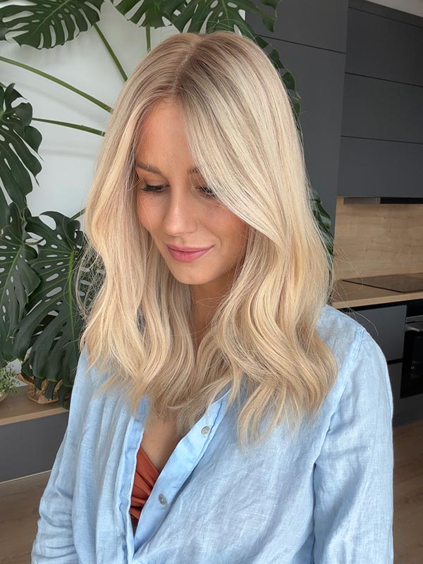 Blonde hair wig in color "ROMEE STRIJD" (mid-length) 29 Blonde hair wig ROMEE STRIJD mid length 6