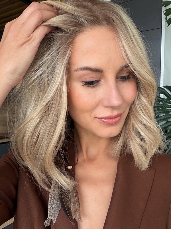 Blonde wig JENNIFER ANISTON long bob 5