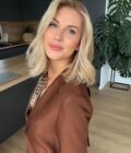 Blonde wig JENNIFER ANISTON long bob 9