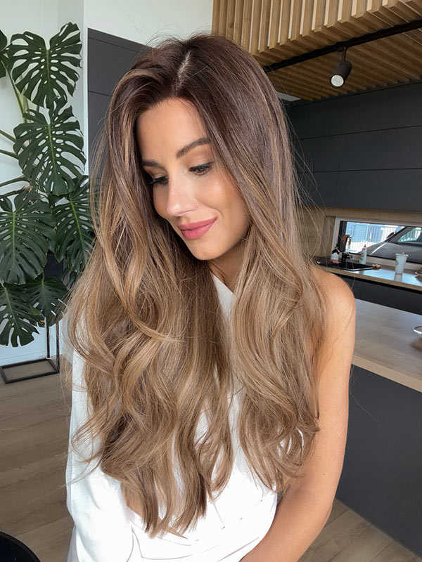 Natural looking lace front wig in color "SOFIA VERGARA" (extremely long)