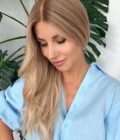 blonde-hair-wig-romee-strijd-long-ST-7 blonde-hair-wig-romee-strijd-long-ST-7