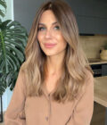 Beautiful wig in color "SOFIA VERGARA" (mid-length)