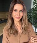 Beautiful wig in color "SOFIA VERGARA" (mid-length)