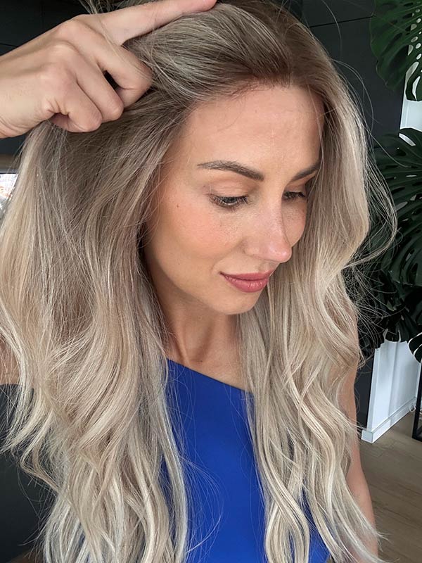 Blonde balayage wig KHLOE KARDASHIAN long 7