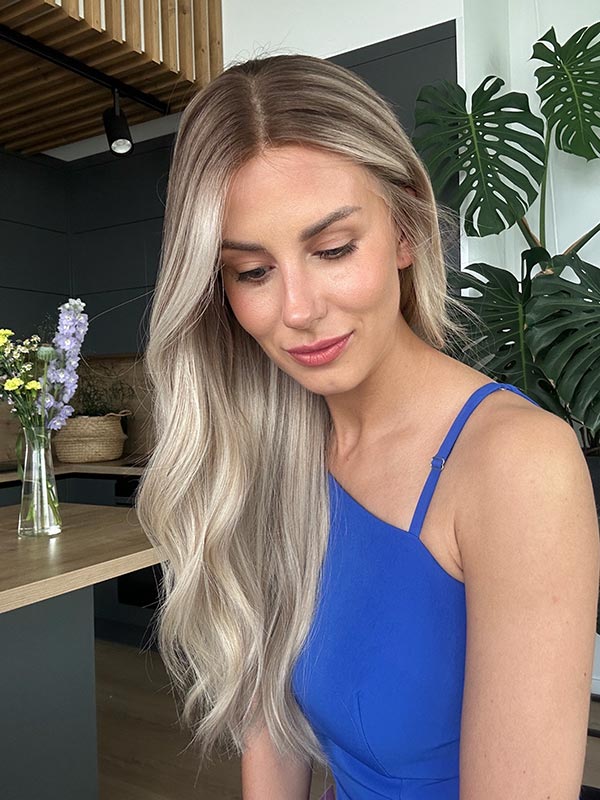 Blonde balayage wig KHLOE KARDASHIAN long 12