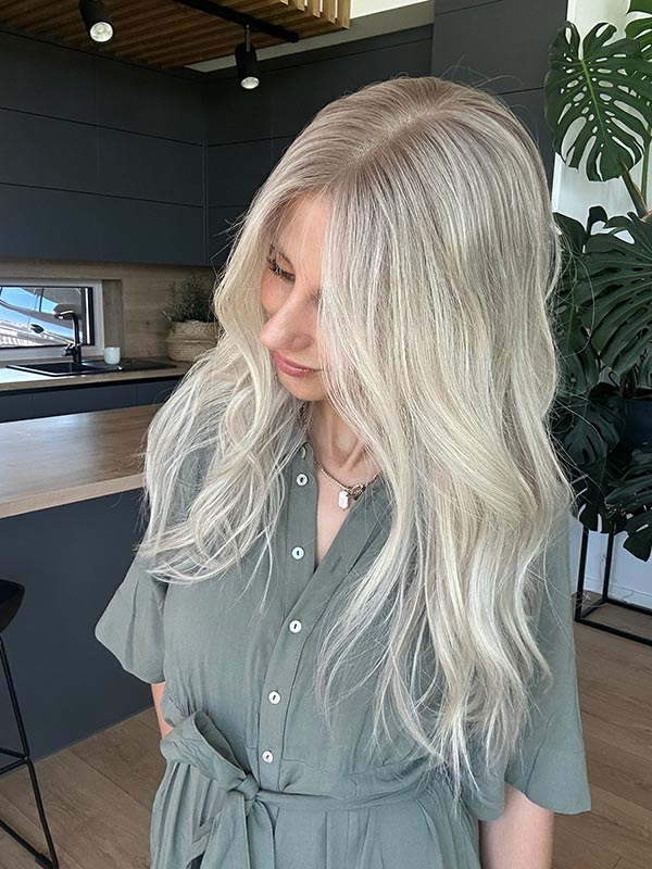 blonde wig megan fox mid-length 12