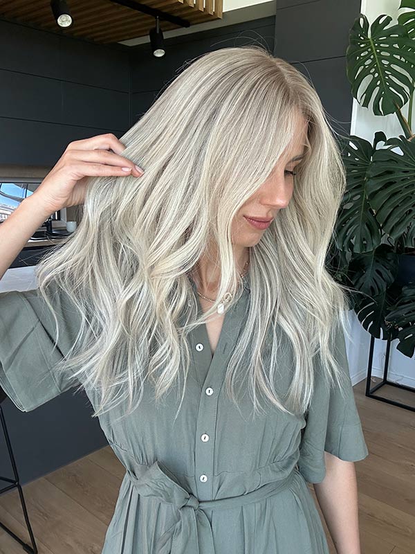 blonde wig megan fox mid-length 15