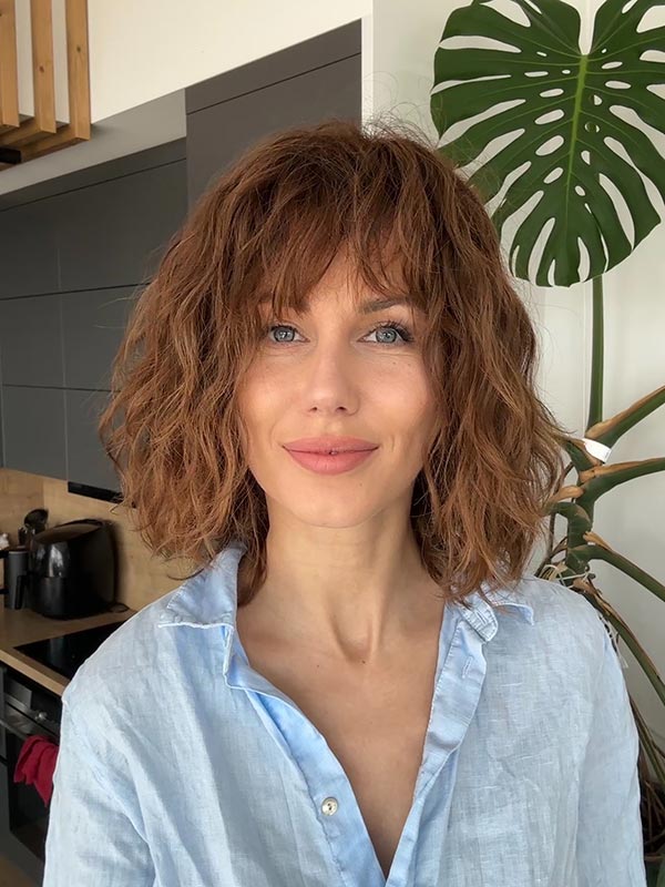 Curly medium brown wig (long layered bob) 7 Curly medium brown wig (long layered bob)