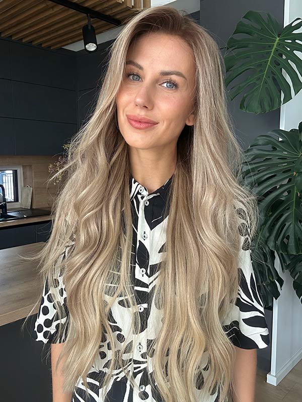 Face framing glueless wig KHLOE KARDASHIAN extremely long 1