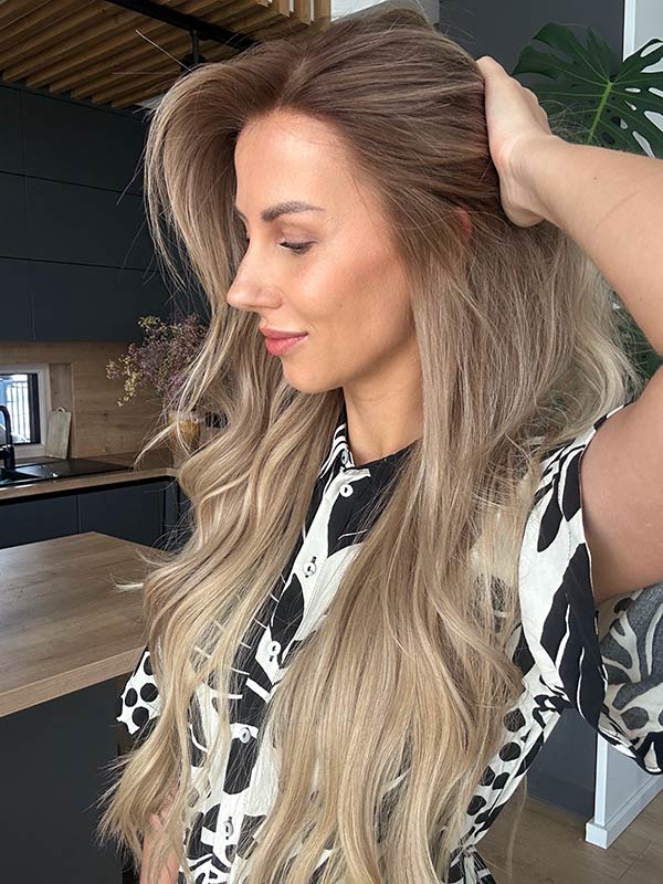 Face framing glueless wig KHLOE KARDASHIAN extremely long 6