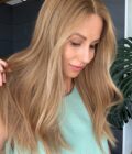 Honey blonde wig in color "MARGOT ROBBIE" (mid-length)
