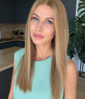 Honey blonde wig in color "MARGOT ROBBIE" (mid-length)