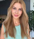 Honey blonde wig in color "MARGOT ROBBIE" (mid-length)
