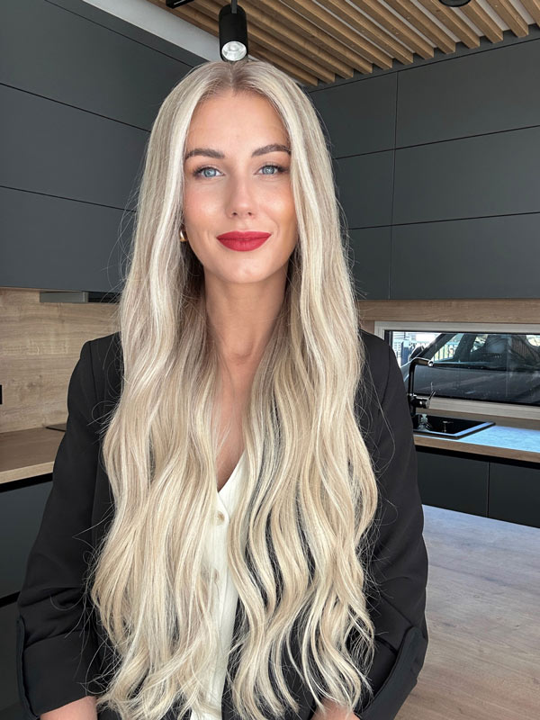 Long blonde wig in color "CANDICE SWANEPOEL" (extremely long)
