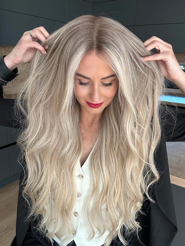 Long blonde wig in color "CANDICE SWANEPOEL" (extremely long)