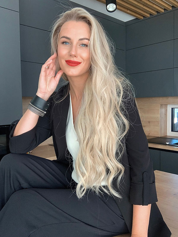 Long blonde wig in color "CANDICE SWANEPOEL" (extremely long)