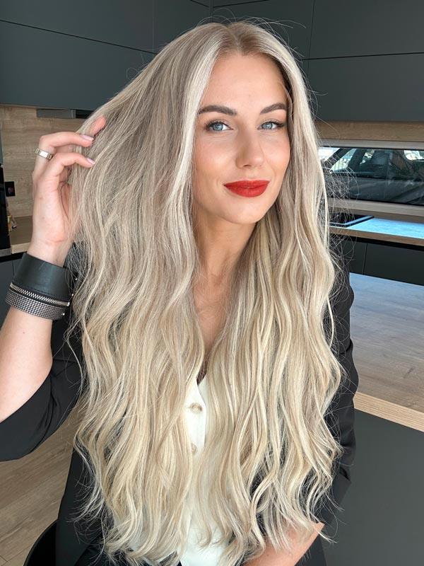 Long blonde wig in color "CANDICE SWANEPOEL" (extremely long)