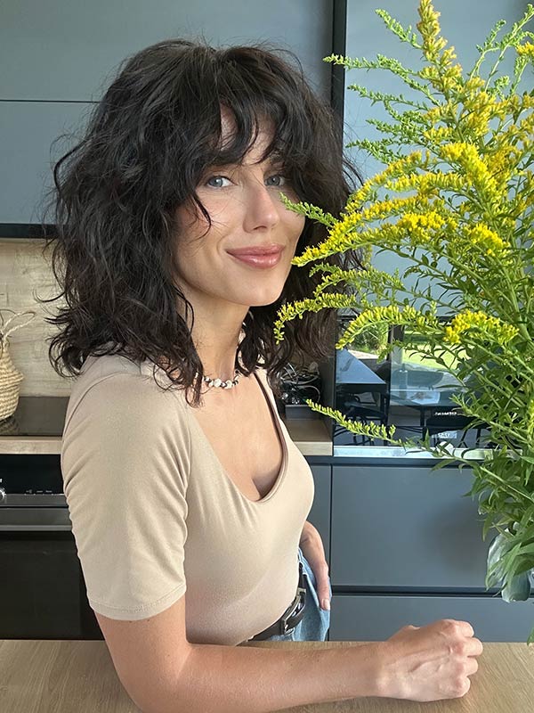 Wavy hair wig CARDI B long layered bob 12