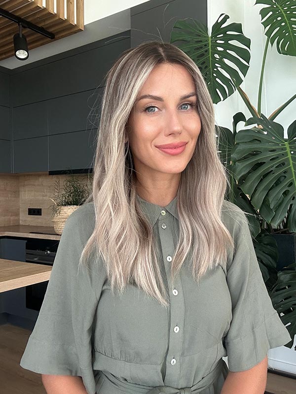 ash blonde wig ciara mid length 2