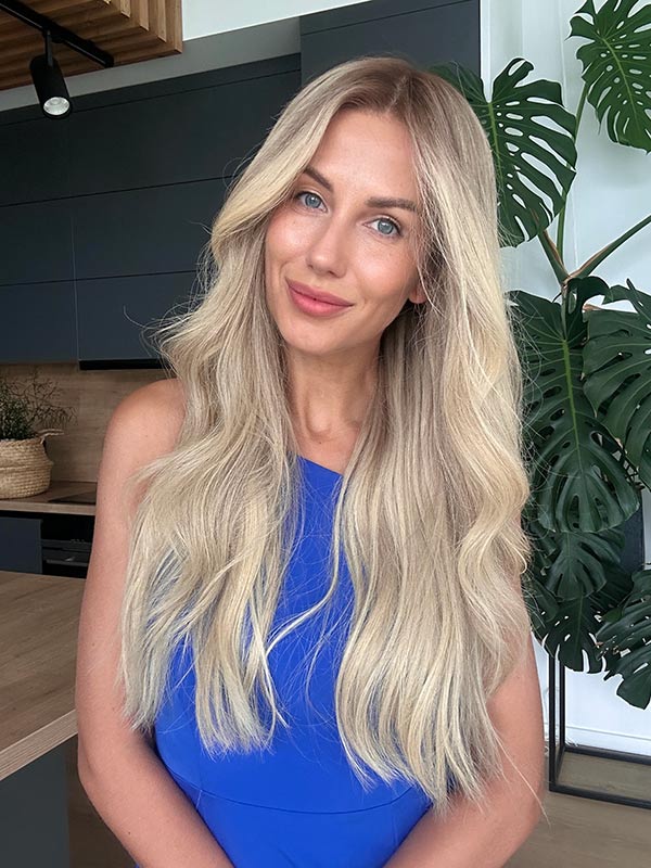 blonde wig KHLOE KARDASHIAN long 13