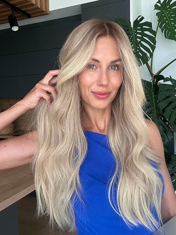 blonde wig KHLOE KARDASHIAN long 14