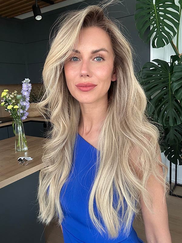 blonde wig KHLOE KARDASHIAN long 6