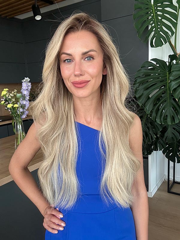 blonde wig KHLOE KARDASHIAN long 7