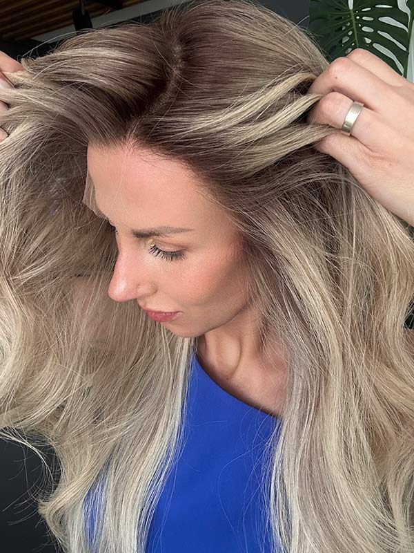 blonde wig KHLOE KARDASHIAN long 8