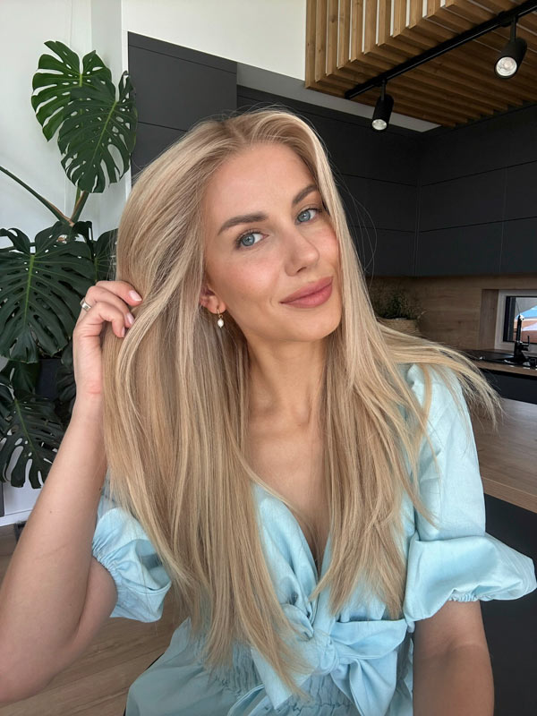 warm blonde wig romee strijd long 2