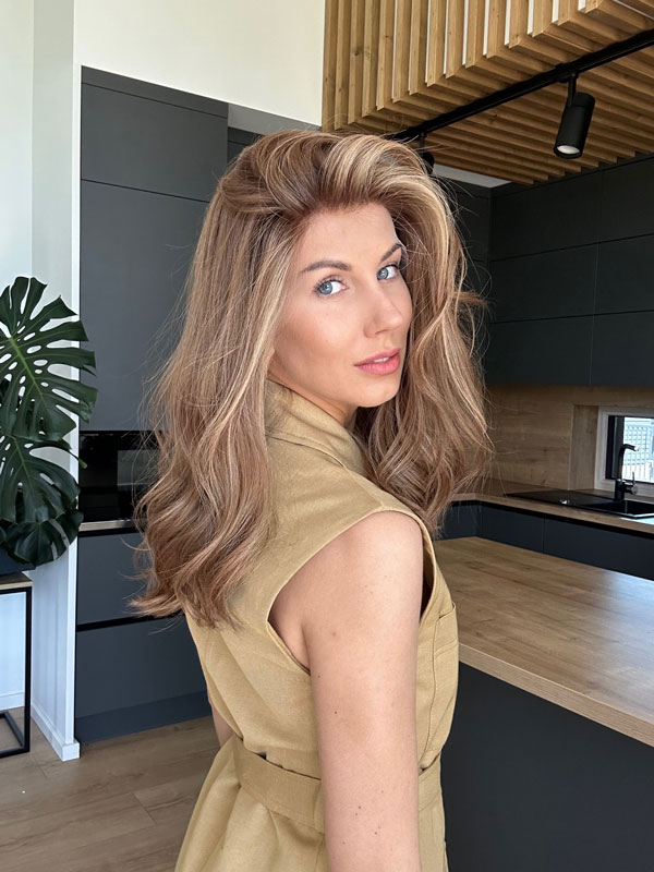 Wheat blonde wig MARGOT ROBBIE mid-length 2