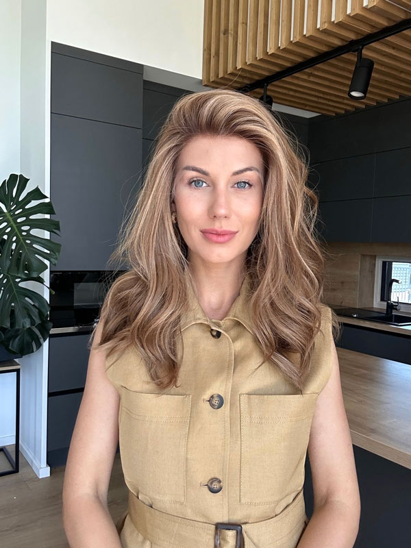 Wheat blonde wig MARGOT ROBBIE mid-length 4