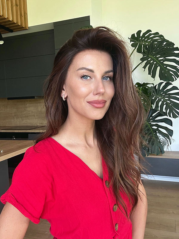 glueless frontal wig selena gomez mid length 14 2