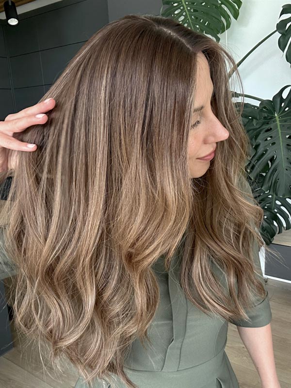 Pretty lace front silk top wig in color "SOFIA VERGARA" (long) 25 Pretty lace front silk top wig in color "SOFIA VERGARA" (long)