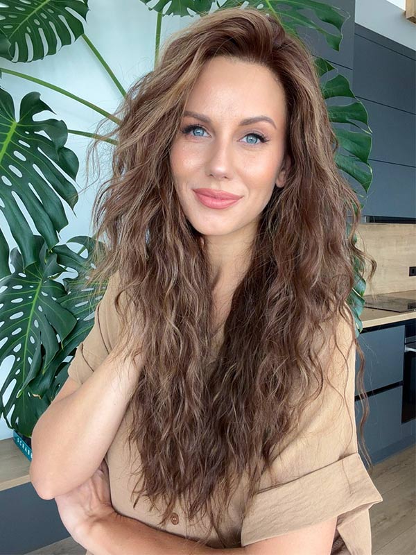 Wavy human hair wig in color "JENNIFER LOPEZ" (long)