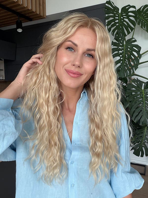 Wavy hair wig in color “ROMEE STRIJD” (long)