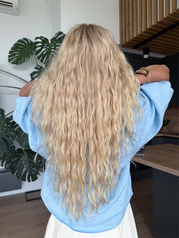 Wavy hair wig in color “ROMEE STRIJD” (long)